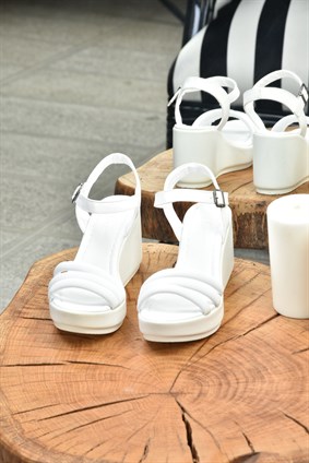 Beyaz Dolgu Topuklu Kadın Ayakkabı K996511109