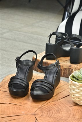Siyah Dolgu Topuklu Kadın Ayakkabı K996511109