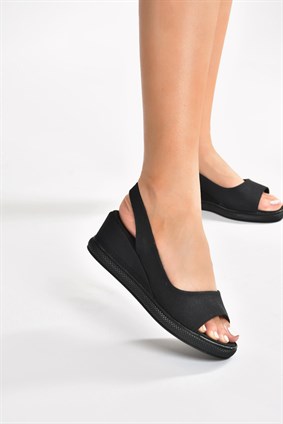 Siyah Keten Dolgu Topuklu Kadın Ayakkabı K674305805