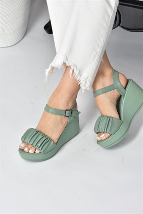 Yeşil Dolgu Topuklu Kadın Ayakkabı K996063009